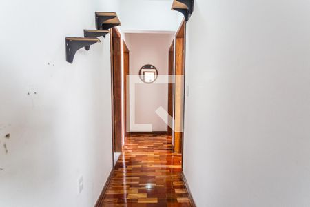 Corredor de apartamento para alugar com 3 quartos, 118m² em Sagrada Família, Belo Horizonte