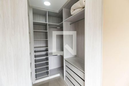 Apartamento à venda com 81m², 2 quartos e 2 vagasCloset da suíte 1