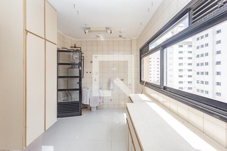 Apartamento à venda com 750m², 4 quartos e 6 vagas Apartamento à venda com 750m², 4 quartos e 6 vagasÁrea de Serviço