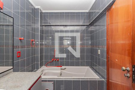 Apartamento à venda com 750m², 4 quartos e 6 vagas Apartamento à venda com 750m², 4 quartos e 6 vagasBanheiro da Suíte 1