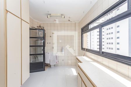 Apartamento à venda com 750m², 4 quartos e 6 vagas Apartamento à venda com 750m², 4 quartos e 6 vagasÁrea de Serviço