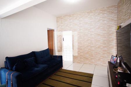 Sala de casa à venda com 3 quartos, 160m² em Glória, Belo Horizonte