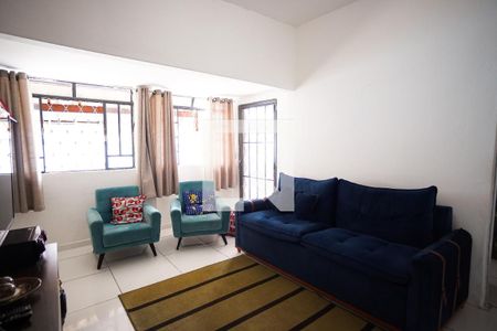 Sala de casa à venda com 3 quartos, 160m² em Glória, Belo Horizonte