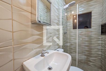 Banheiro da Suíte  de casa para alugar com 2 quartos, 65m² em Guaiúba, Guarujá