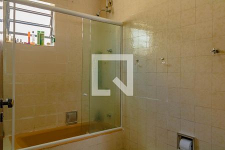 Casa à venda com 400m², 5 quartos e 5 vagas Casa à venda com 400m², 5 quartos e 5 vagasBanheiro Quarto 2