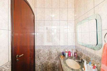 Casa à venda com 180m², 2 quartos e 2 vagasBanheiro da Suíte 1