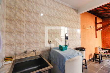 Casa à venda com 180m², 2 quartos e 2 vagasÁrea de Serviço