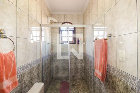 Casa à venda com 180m², 2 quartos e 2 vagasBanheiro da Suíte 1