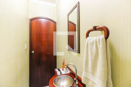 Casa à venda com 180m², 2 quartos e 2 vagasLavabo