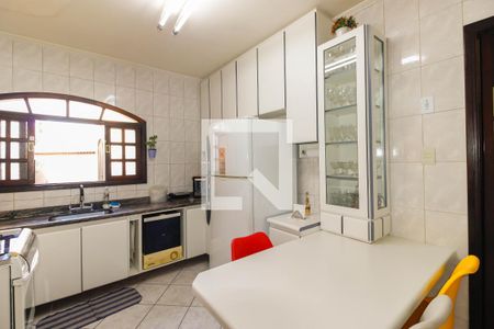 Casa à venda com 180m², 2 quartos e 2 vagasCozinha