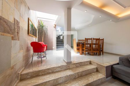 Sala de casa à venda com 4 quartos, 170m² em Vila Zelina, São Paulo