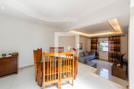 Sala de casa à venda com 4 quartos, 170m² em Vila Zelina, São Paulo