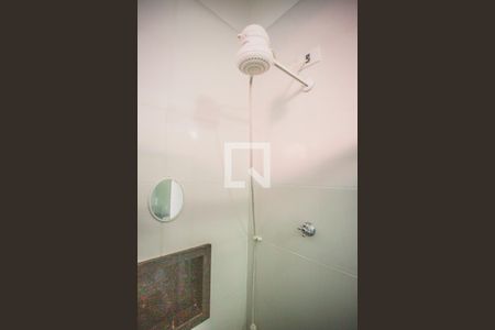 Banheiro de kitnet/studio para alugar com 1 quarto, 50m² em Mirandópolis, São Paulo