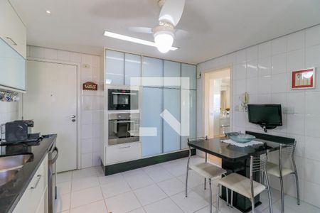 Apartamento à venda com 145m², 3 quartos e 2 vagasCozinha