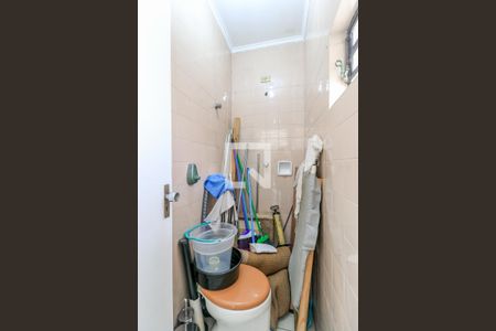 Casa para alugar com 141m², 3 quartos e 2 vagas Casa para alugar com 141m², 3 quartos e 2 vagasBanheiro de serviço