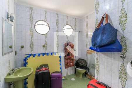 Casa para alugar com 141m², 3 quartos e 2 vagas Casa para alugar com 141m², 3 quartos e 2 vagasBanheiro