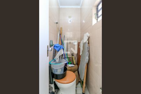 Casa para alugar com 141m², 3 quartos e 2 vagas Casa para alugar com 141m², 3 quartos e 2 vagasBanheiro de serviço