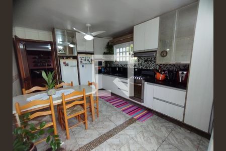 Casa para alugar com 120m², 3 quartos e 2 vagas Casa para alugar com 120m², 3 quartos e 2 vagasCozinha
