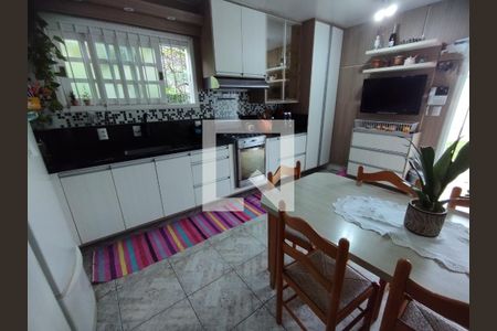 Casa para alugar com 120m², 3 quartos e 2 vagas Casa para alugar com 120m², 3 quartos e 2 vagasCozinha