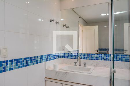 Apartamento à venda com 133m², 2 quartos e 2 vagas Apartamento à venda com 133m², 2 quartos e 2 vagasBanheiro da Suíte