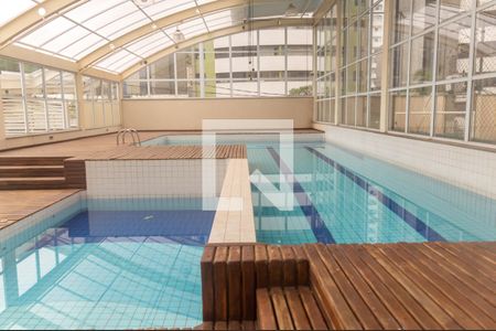 Apartamento à venda com 133m², 2 quartos e 2 vagas Apartamento à venda com 133m², 2 quartos e 2 vagasÁrea comum - Piscina