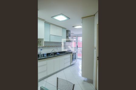 Apartamento à venda com 133m², 2 quartos e 2 vagas Apartamento à venda com 133m², 2 quartos e 2 vagasCozinha