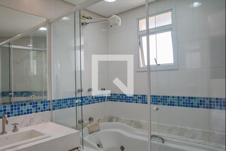 Apartamento à venda com 133m², 2 quartos e 2 vagas Apartamento à venda com 133m², 2 quartos e 2 vagasBanheiro da Suíte