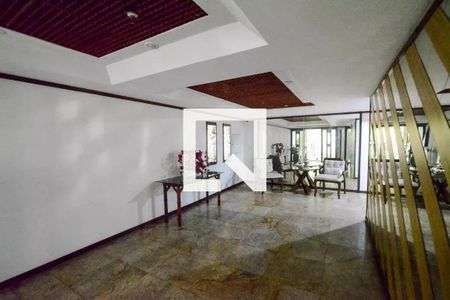 Apartamento à venda com 92m², 2 quartos e 1 vaga Apartamento à venda com 92m², 2 quartos e 1 vagaHall