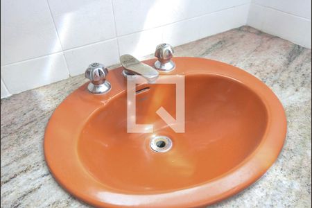 Casa à venda com 172m², 2 quartos e 2 vagasBanheiro 2