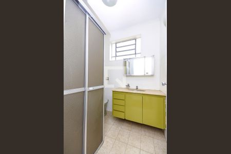 Casa à venda com 172m², 2 quartos e 2 vagasBanheiro 1