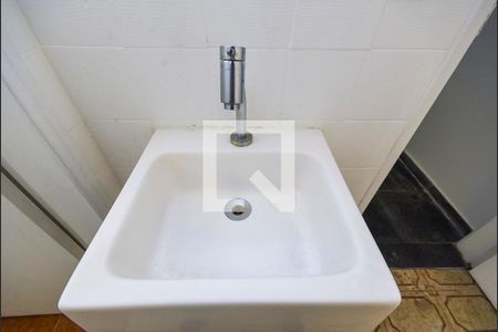 Casa à venda com 172m², 2 quartos e 2 vagasBanheiro 3