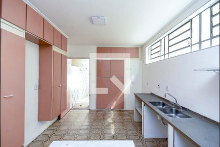 Casa à venda com 172m², 2 quartos e 2 vagasCozinha
