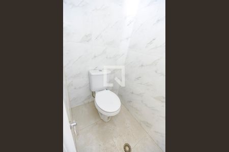 Casa à venda com 172m², 2 quartos e 2 vagasBanheiro de Serviço