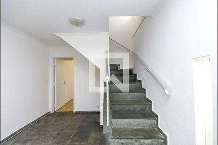 Casa à venda com 172m², 2 quartos e 2 vagasSala