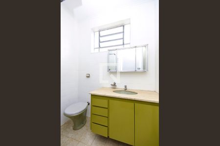 Casa à venda com 172m², 2 quartos e 2 vagasBanheiro 1