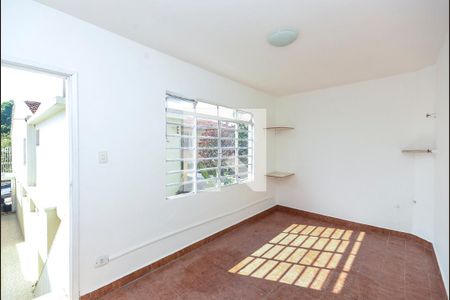 Casa à venda com 172m², 2 quartos e 2 vagasEdícula