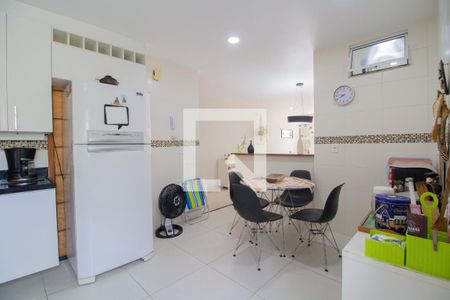 Apartamento à venda com 95m², 3 quartos e 2 vagasCozinha
