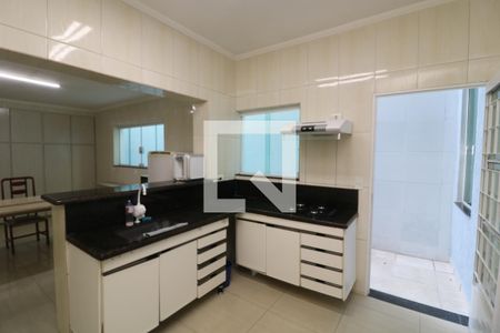 Casa para alugar com 245m², 4 quartos e 2 vagasCozinha