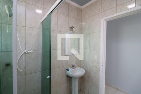 Casa para alugar com 245m², 4 quartos e 2 vagasBanheiro 