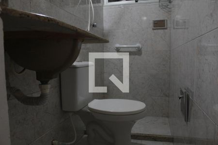 Banheiro da Suíte de casa para alugar com 3 quartos, 150m² em Cabula Vi, Salvador