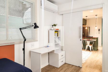 Quarto 1 de apartamento para alugar com 2 quartos, 60m² em Lapa, Rio de Janeiro