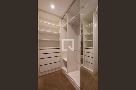 Apartamento para alugar com 159m², 2 quartos e 1 vaga Apartamento para alugar com 159m², 2 quartos e 1 vagaSuíte - Closet