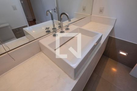 Apartamento para alugar com 159m², 2 quartos e 1 vaga Apartamento para alugar com 159m², 2 quartos e 1 vagaSuíte - Banheiro