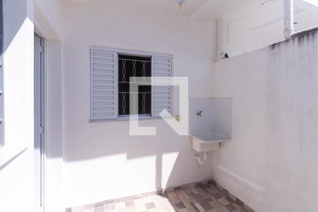 Casa à venda com 30m², 1 quarto e sem vagaQuintal e área de serviço