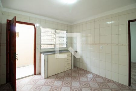 Cozinha de casa para alugar com 1 quarto, 40m² em Conjunto Habitacional Jova Rural, São Paulo
