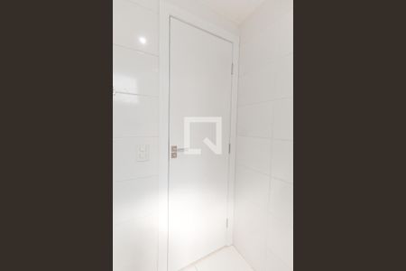 Apartamento à venda com 57m², 2 quartos e 1 vaga Apartamento à venda com 57m², 2 quartos e 1 vagaBanheiro