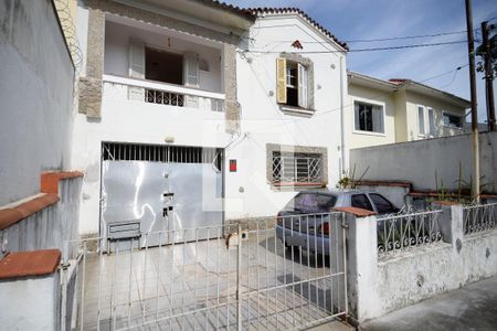 Casa à venda com 200m², 3 quartos e 3 vagasFachada