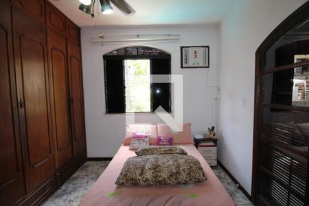 Casa à venda com 260m², 5 quartos e 2 vagasSuíte 2