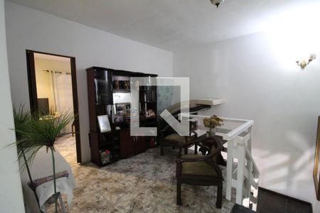 Casa à venda com 260m², 5 quartos e 2 vagasHall entre os quartos