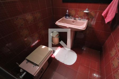 Casa à venda com 260m², 5 quartos e 2 vagasLavabo